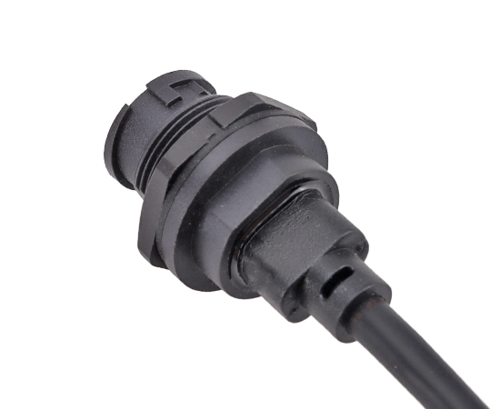 Micro USB母/USB2.0公 带线板后插座(卡扣式)}